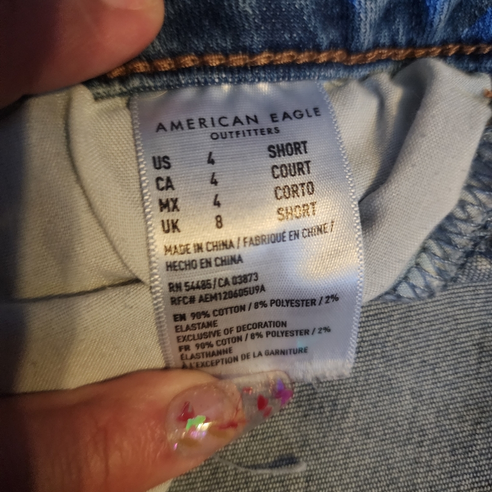 American Eagle Distressed Next Level Stretch Short Jeans Size 4 - Picture 3 of 4